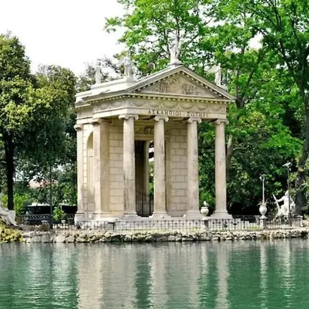 Luxury Mansard Borghese Apartment Rom