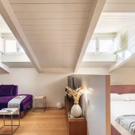 Luxury Mansard Borghese Apartment *